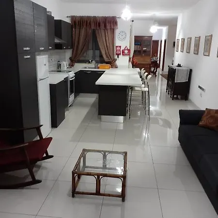 Oak Flat 16 *